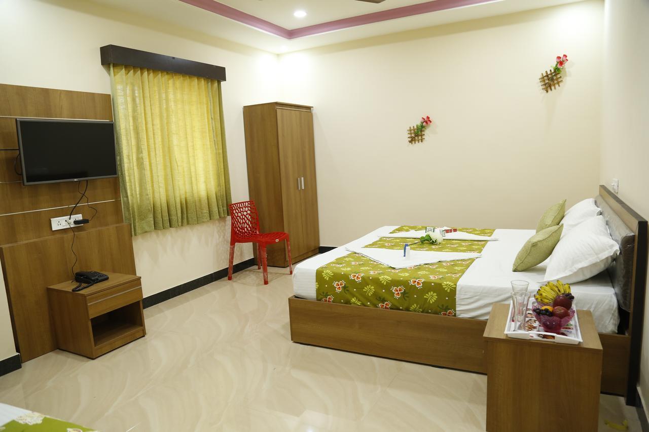 Hotel New Amirtham Inn Palani Exterior foto
