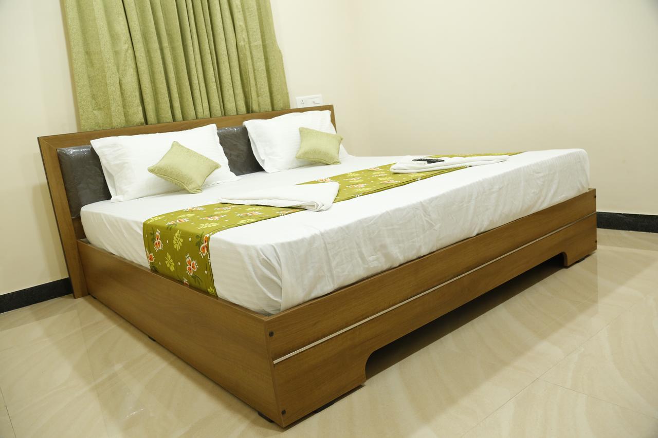 Hotel New Amirtham Inn Palani Exterior foto