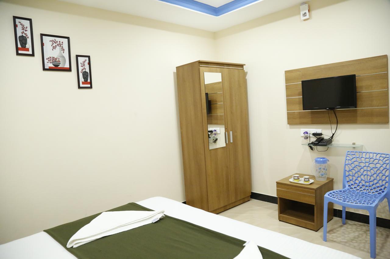 Hotel New Amirtham Inn Palani Exterior foto