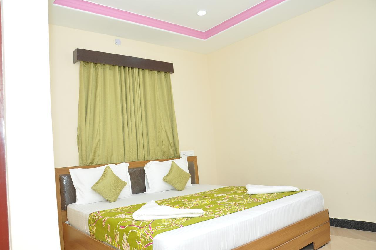 Hotel New Amirtham Inn Palani Exterior foto