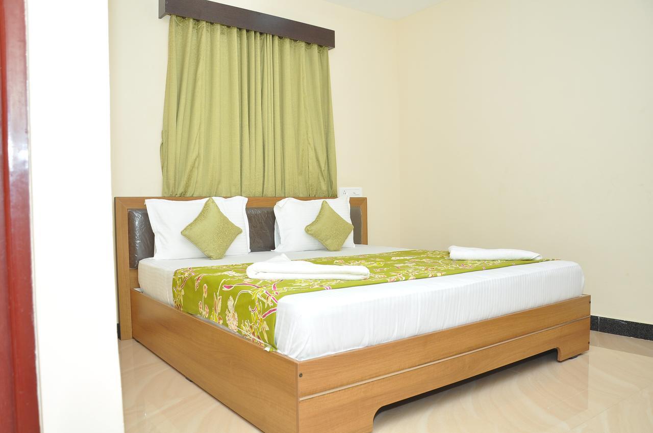 Hotel New Amirtham Inn Palani Exterior foto